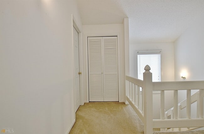 Building Photo - 72 Cobblestone Creek