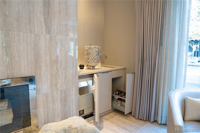 Building Photo - 190 S Glencoe St