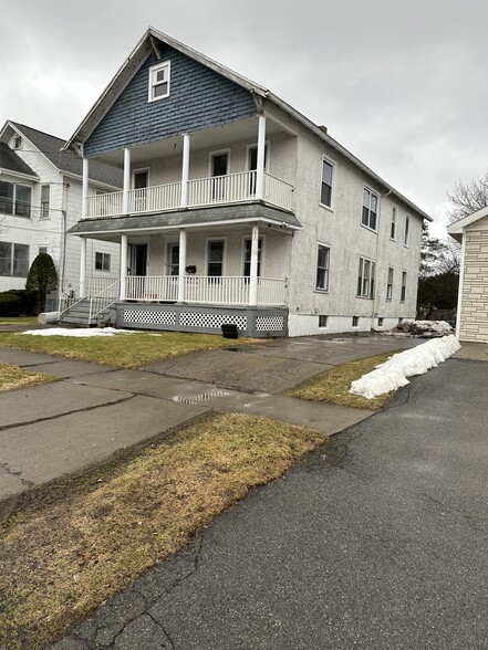 Building Photo - 608 Emily St