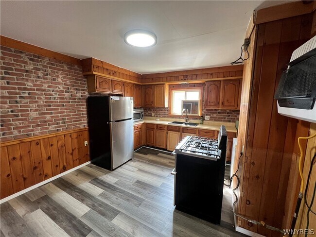 Building Photo - 37 Peoria St