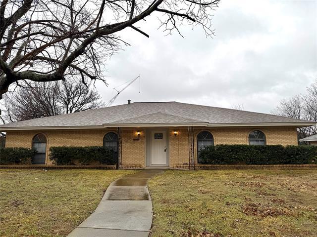 Building Photo - 2744 S Cypress Cir