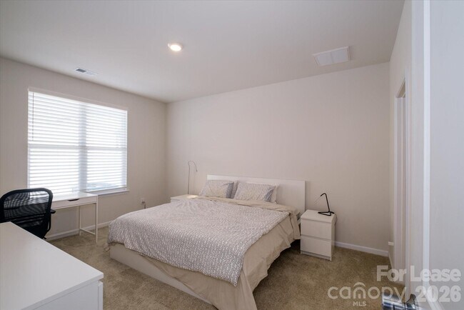 Building Photo - 6135 Snowy Egret Ave