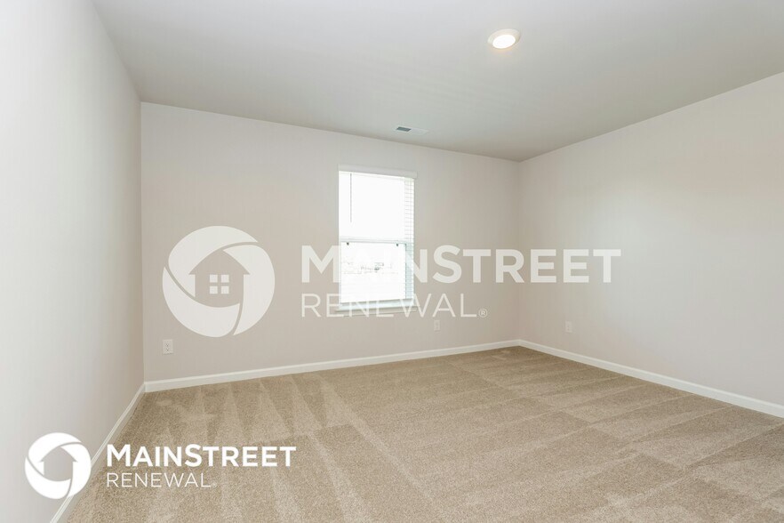 Building Photo - 2408 Curbow Dr
