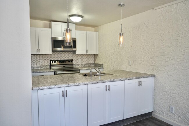 Building Photo - 4635 N 27th Ave
