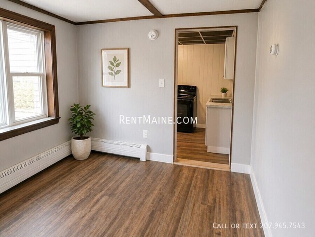 Building Photo - 468 Union St