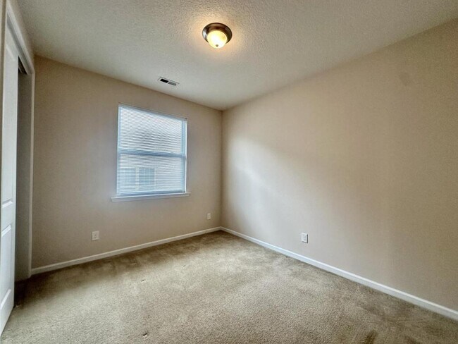 Building Photo - 4531 Hubbard Falls Dr