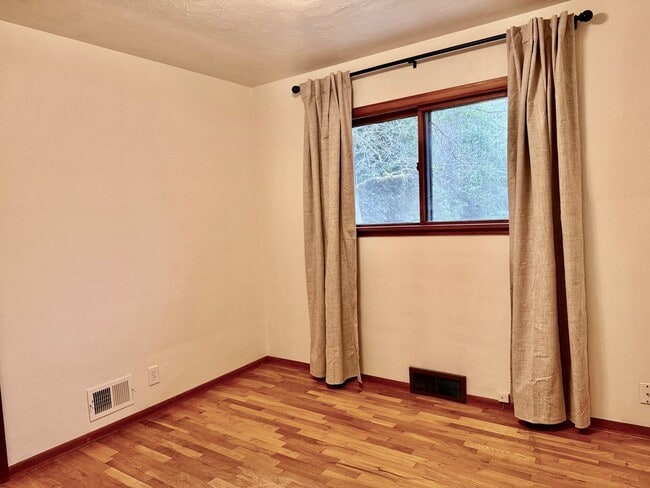 Building Photo - 2021 Taft Ave