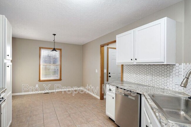 Building Photo - 4223 W Madison St