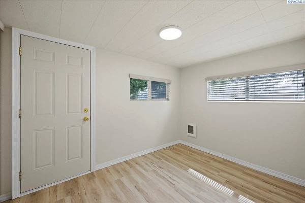 Building Photo - 706 Willard Ave