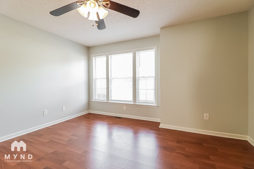 Building Photo - 928 Shannondale Dr