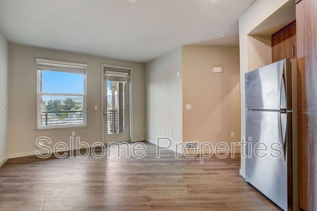 Building Photo - 5239 Claremont Ave