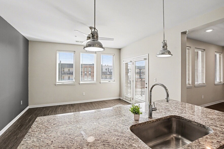 Building Photo - GrandView Flats and Townhomes