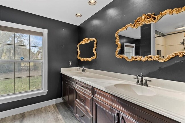 Building Photo - 126 E Palmetto Ave