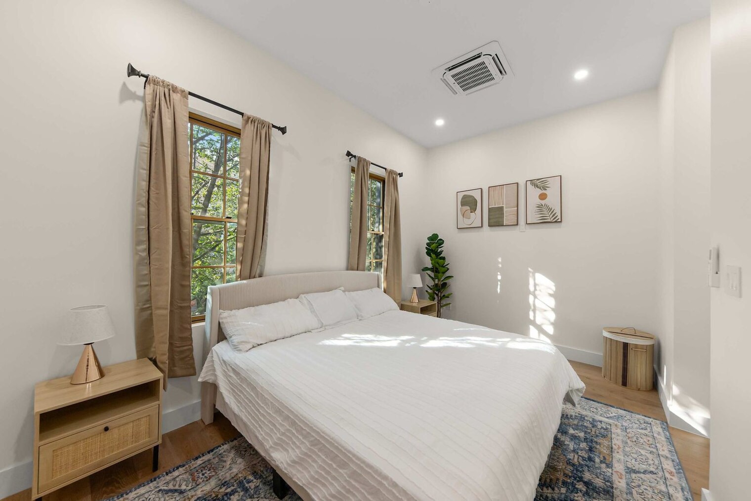 Building Photo - 10 Hausman St