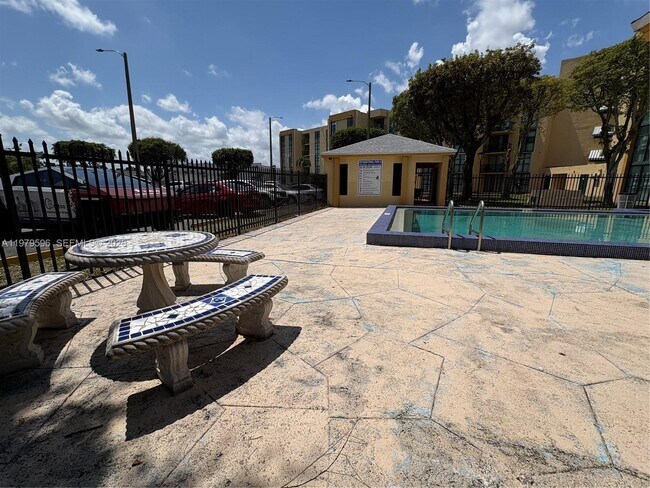 Building Photo - 11800 SW 18th St