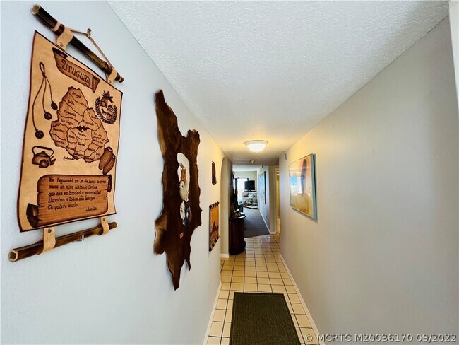 Building Photo - 10044 S Ocean Dr