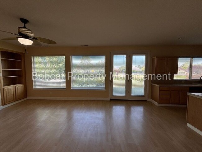 Building Photo - 1231 Flintwood Dr