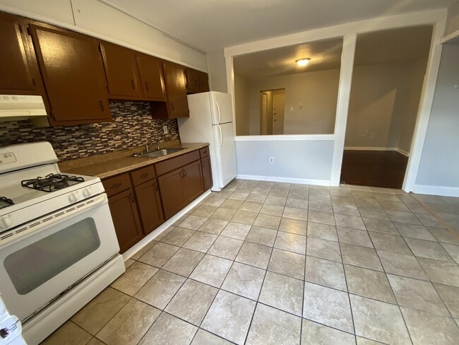 Building Photo - 4406 Camden Ave