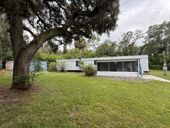 Building Photo - 16425 Sunflower Trail
