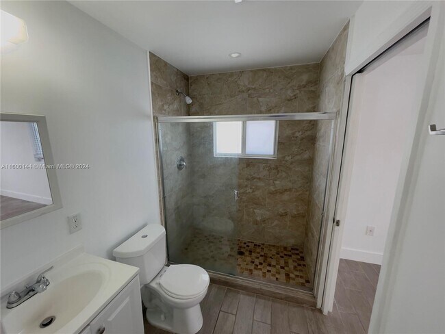 Building Photo - 1551 NW 55th St