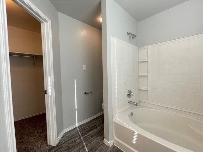 Building Photo - 203 Rim Rock Dr