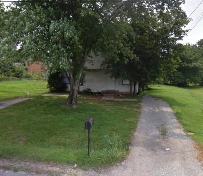 Building Photo - 224 Greenleaf Cir