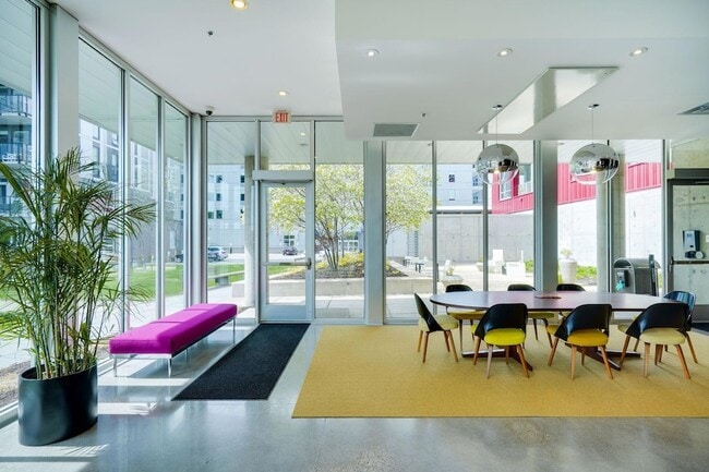 Building Photo - 901 S 2nd St