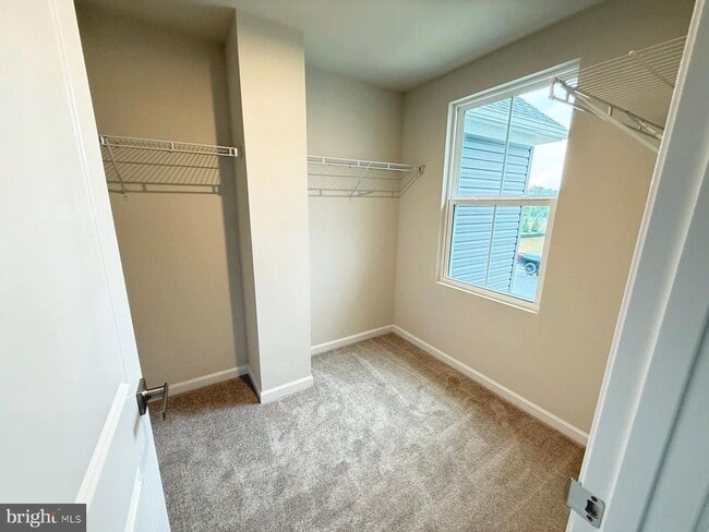 Building Photo - 613 Laurelwood Dr