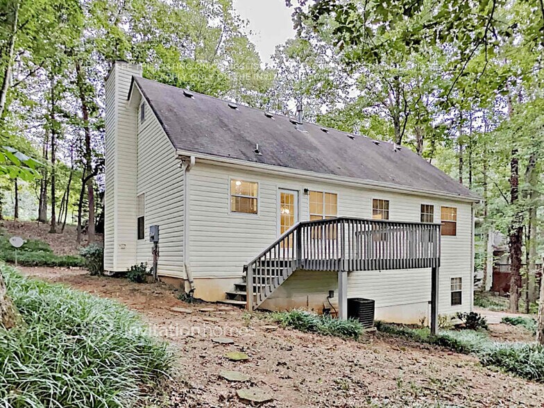 Building Photo - 6065 Savannah Dr