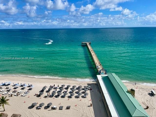 Building Photo - 16699 Collins Ave