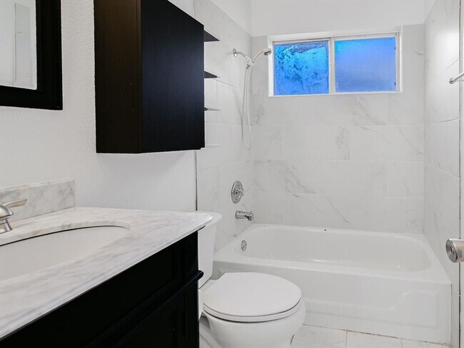 Building Photo - 13012 Tantivy Dr