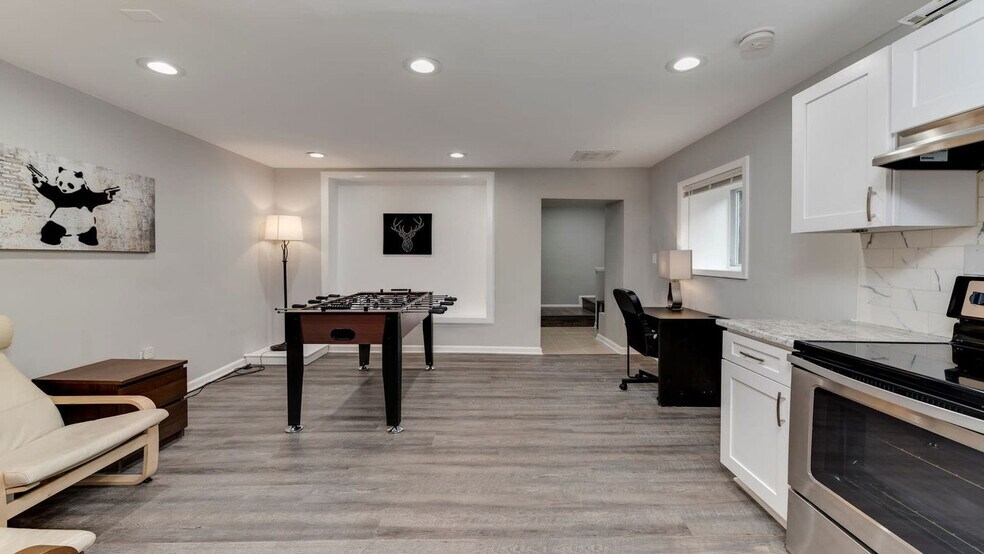 Building Photo - 48 E Reed Ave