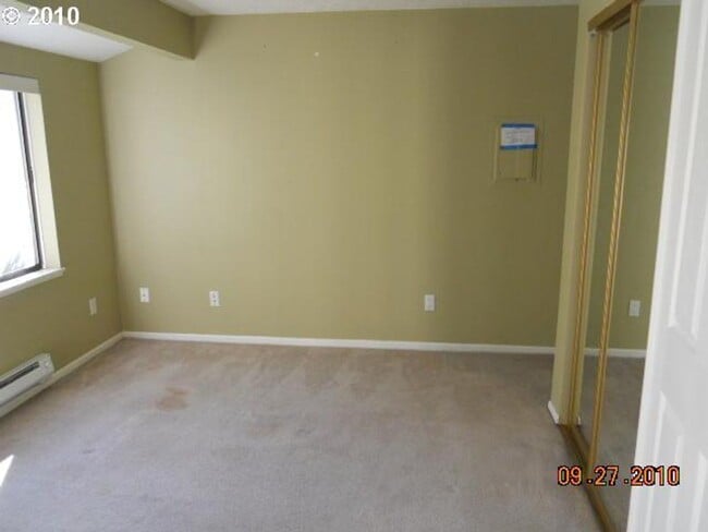 Building Photo - 44 Crestfield Ct