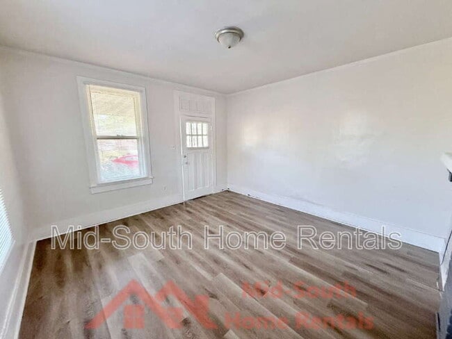 Building Photo - 331 W Dison Ave