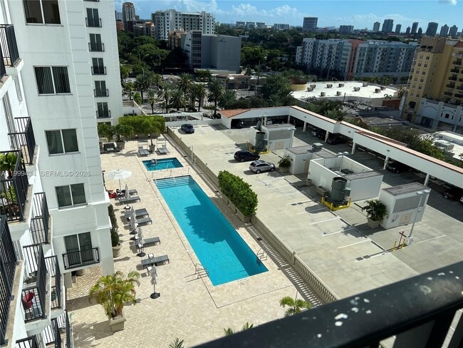 Building Photo - 10 Aragon Ave