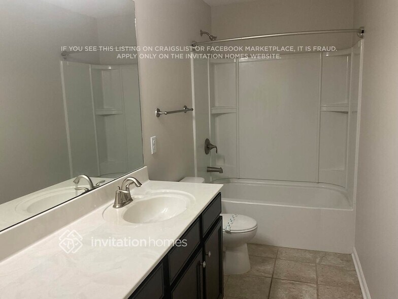 Building Photo - 618 Masters Way