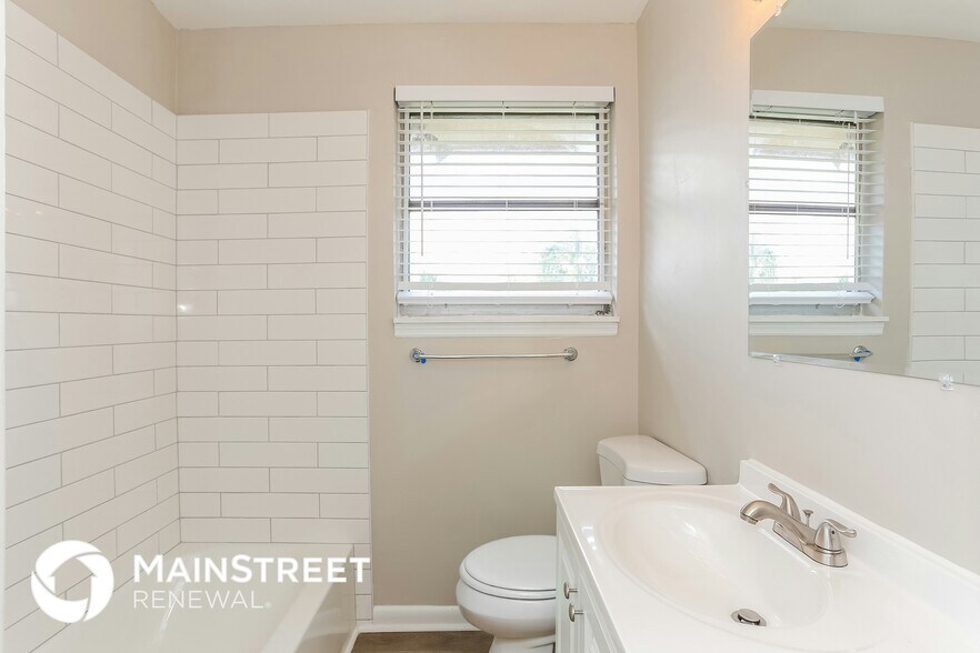 Building Photo - 6603 Syringa Ln
