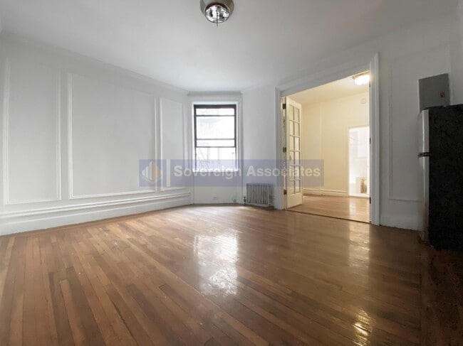 Building Photo - 45 Tiemann Pl