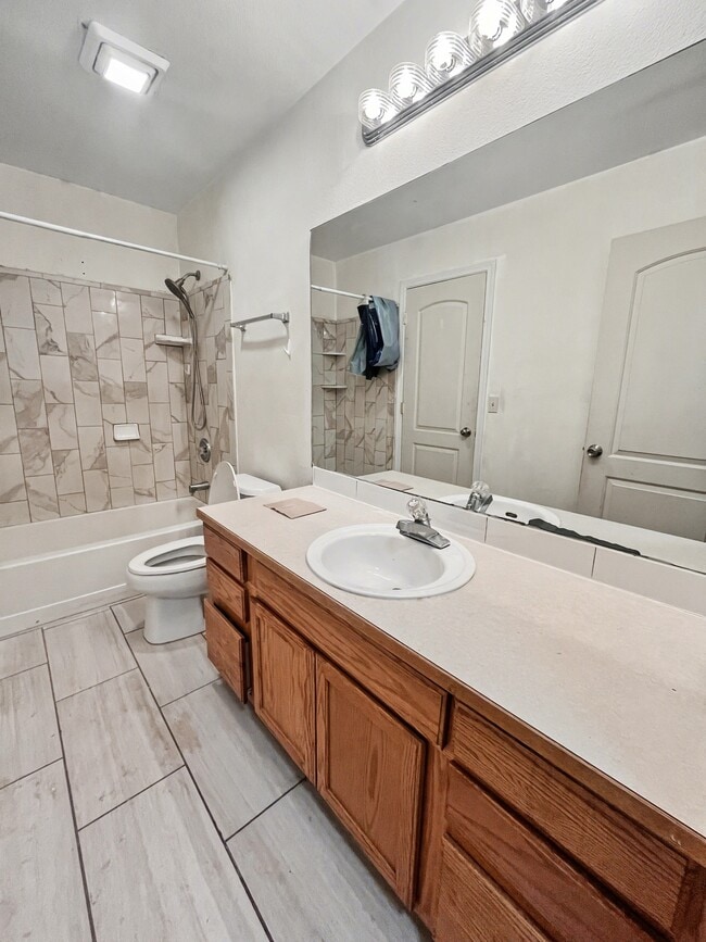 Building Photo - 6426 Coachman Cir