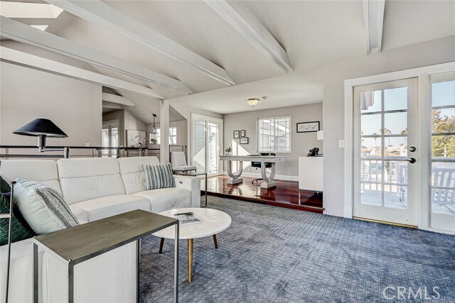 Building Photo - 718 S Broadway