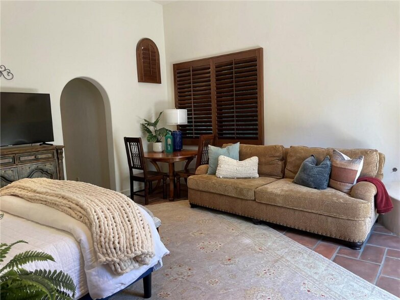 Building Photo - 56145 Village Dr