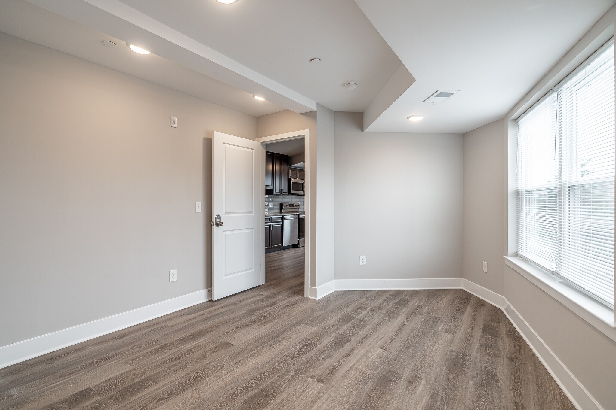 Building Photo - 421 N 39th St