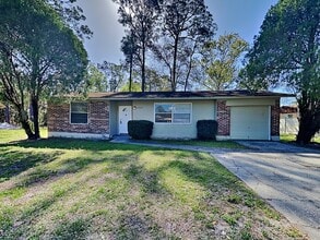 Building Photo - 8349 Pembrook Ct