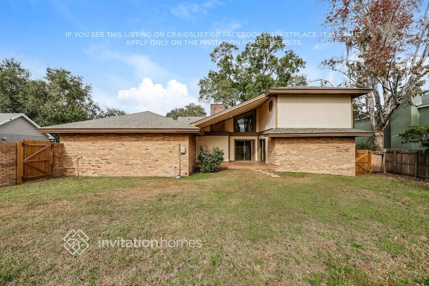 Building Photo - 1051 Sugartree Dr S