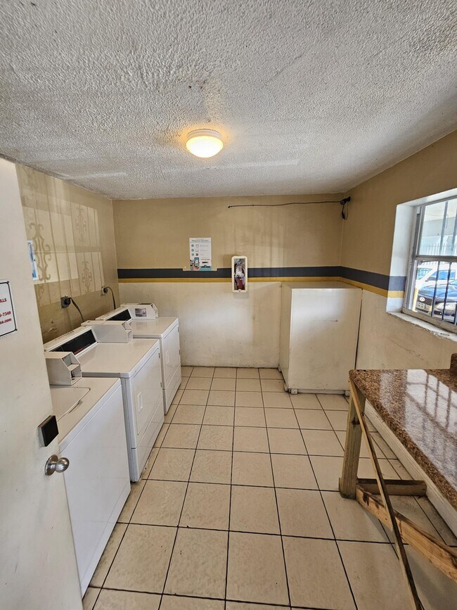 Building Photo - 13695 NE 3rd Ct