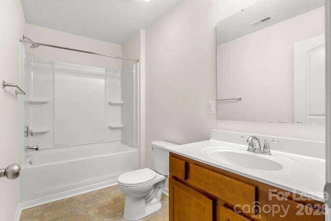 Building Photo - 1009 Alta Wy