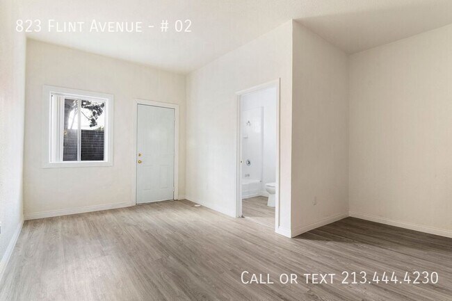 Building Photo - 823 N Flint Ave