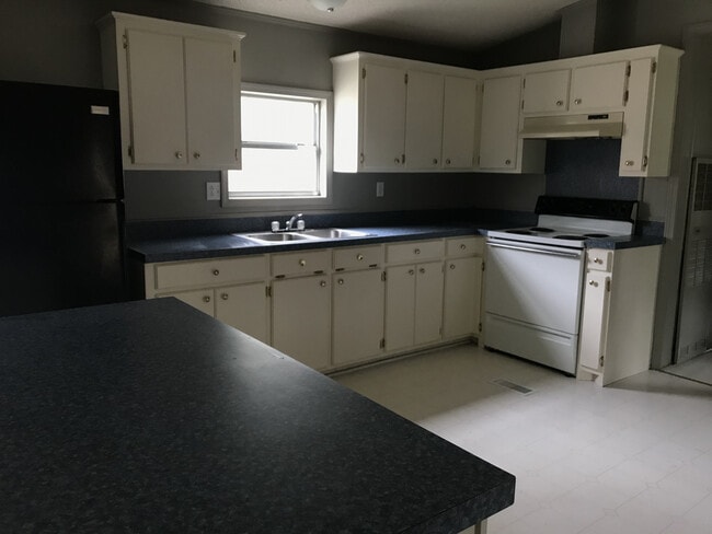 Building Photo - 339 Cain Road Mobile Home