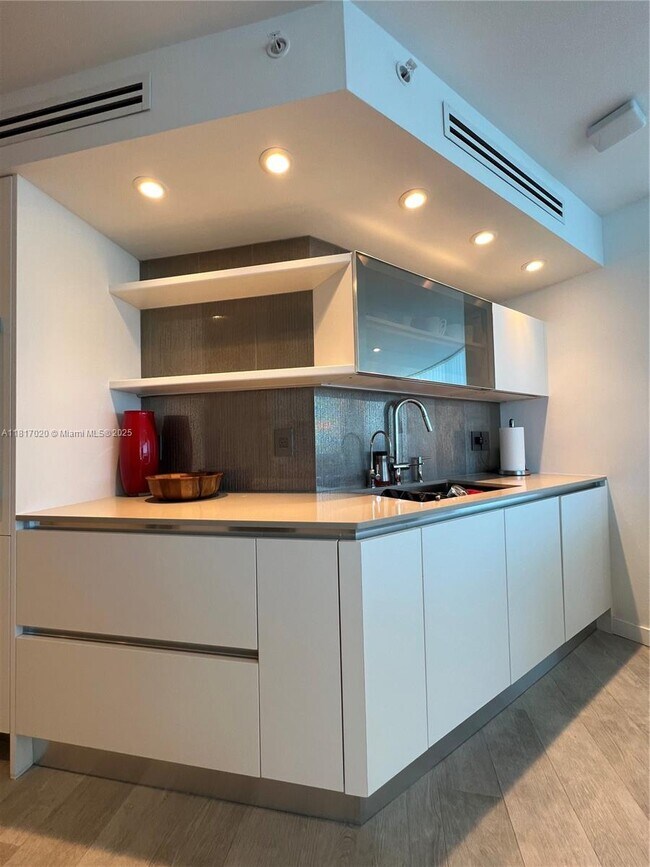Building Photo - 6301 Collins Ave