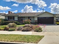 Building Photo - 1231 Padre Dr